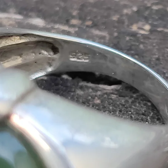 Vintage Heavy Sterling Silver Jade Ring - Picture 7 of 8